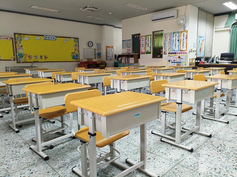 竹市府透過整體規劃逐步推動課桌椅汰舊更新。