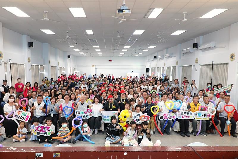 嘉義市115年祖父母節慶祝大會溫馨登場！邀祖孫共作植栽 讓陪伴延續至家庭日常