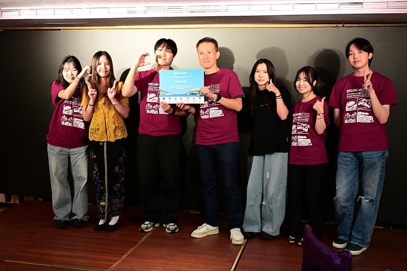 南臺科大產設系學生梁睿芸所屬跨國團隊榮獲「銀獎」。