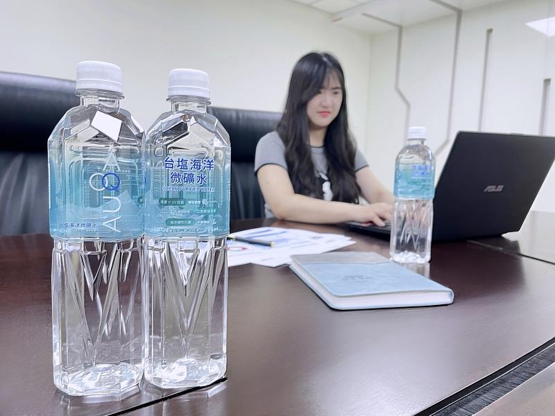 「台塩海洋微礦水Aqua8」為忙碌現代人升級補充海洋微礦，即日起於全台好市多搶先上市。