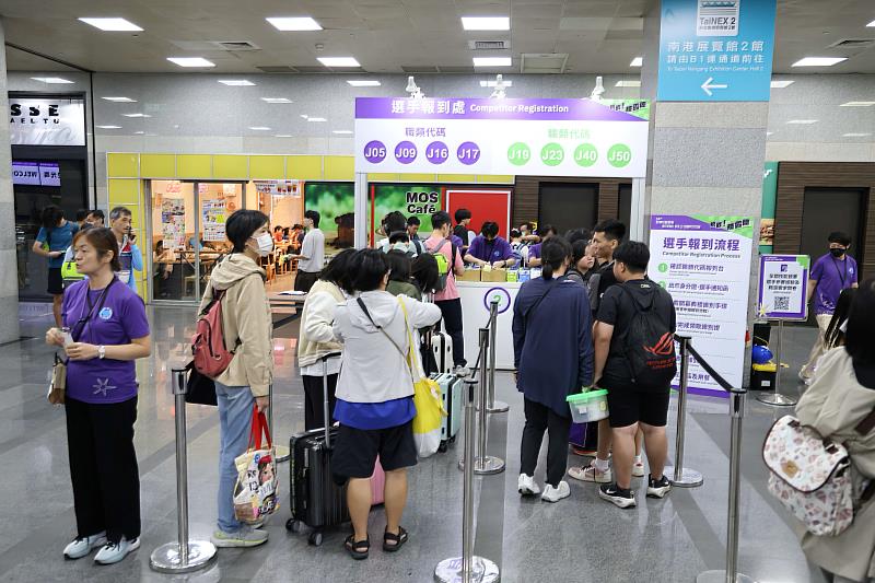 第56屆全國技能競賽選手報到現場。