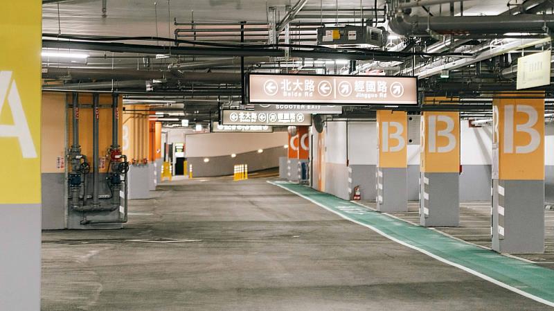 竹市棒球場即日起至9月30日止為試營運期，全面開放免費停車。