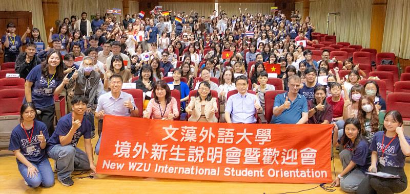 文藻外語大學喜迎境外生,為38國新生找學伴,協助適應高雄留學生活。