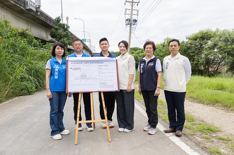 市長高虹安今(8)日受邀出席新竹市議會中國國民黨團召開台1替增設匝道會勘,實地了解現場交通環境。