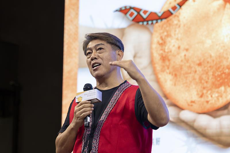 南庄賽夏蓬萊部落根誌優長老就南庄橙多元應用永續經營回饋森林表示樂見其成。