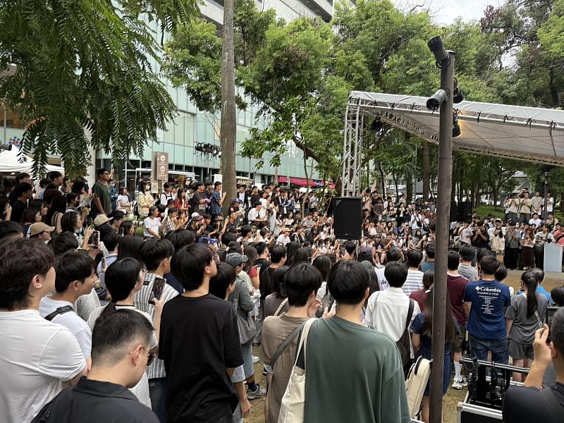 竹風好市集首週吸引2.7萬人次、創215萬元商機。