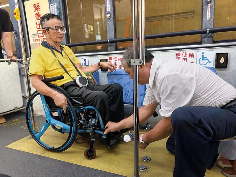 講師授課。
