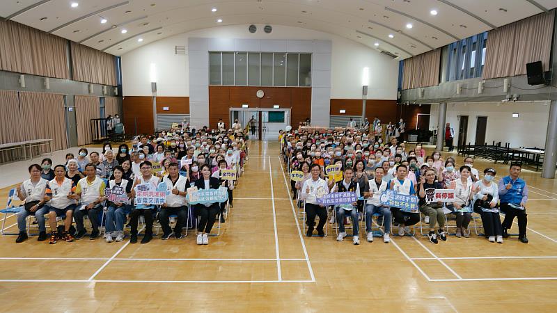 市長高虹安及與會貴賓、市民合影留念。