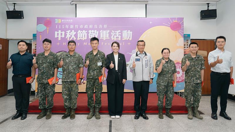 市長高虹安赴憲兵隊贈慰問金