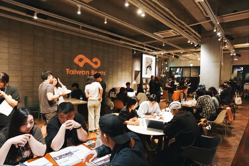 中南韓音樂產業人士與臺灣演出團隊及商務團代表媒合洽談現場氣氛熱絡（圖片來源/文策院）