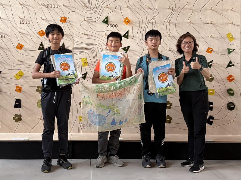 由鳥鳥特攻隊隊以觀察到37種鳥類的成績榮獲第一名