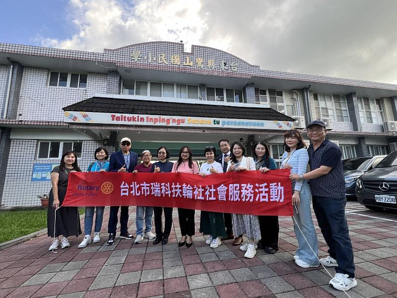 北市瑞科扶輪社捐贈64萬元教育資源 助花東四校