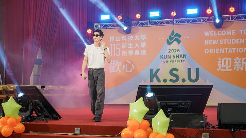 登臺演出的蔡承祐接連帶來多首熱門歌曲