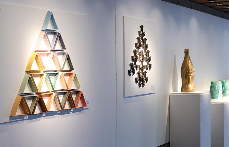 「蒸氣冶器－蔡佳霖陶藝個展」即日起至10月11日於陶博館B1陶藝長廊展出。