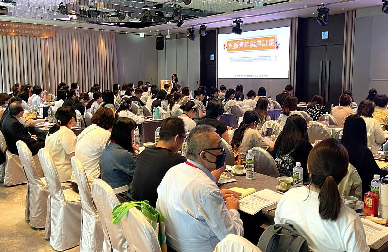 北分署說明「支援青年就業計畫」等青年就業資源,協助學校靈活運用相關政策工具,強化校園就業服務量能。