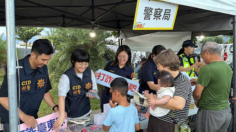 瞄準演唱會萬人潮!東警實體設攤結合短影音 全方位反詐宣導