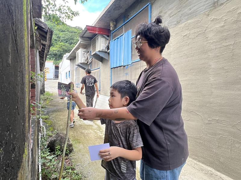藝術走進台東大武!孩子走讀山海 編織專屬團椅