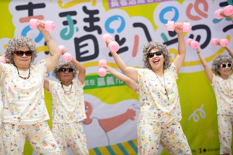 嘉市擴大長者福利 10月起65歲以上享健保費補助