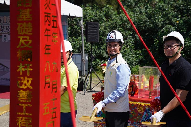 圖4.林琨瀚副市長執鏟動土。