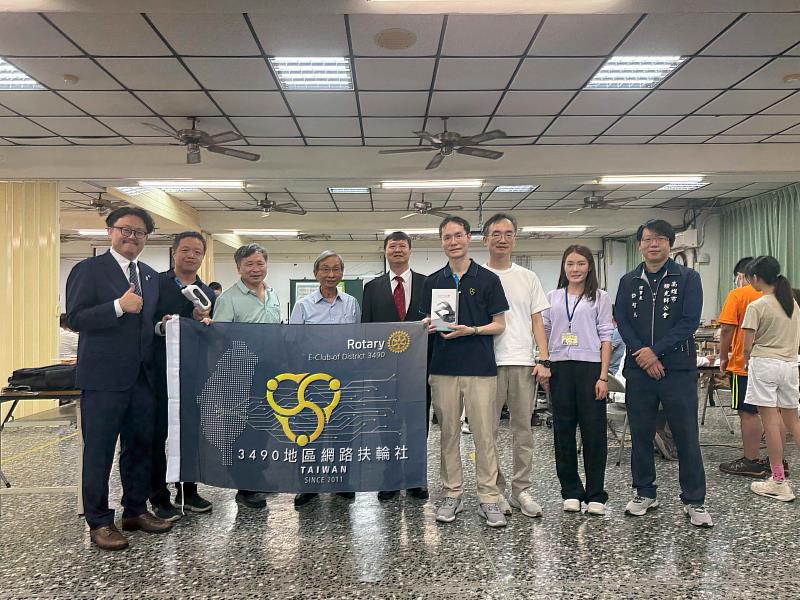 國際扶輪3490地區網路扶輪社支持學童視覺健康公益計畫,協助有需要的學童持續接受視覺訓練與追蹤