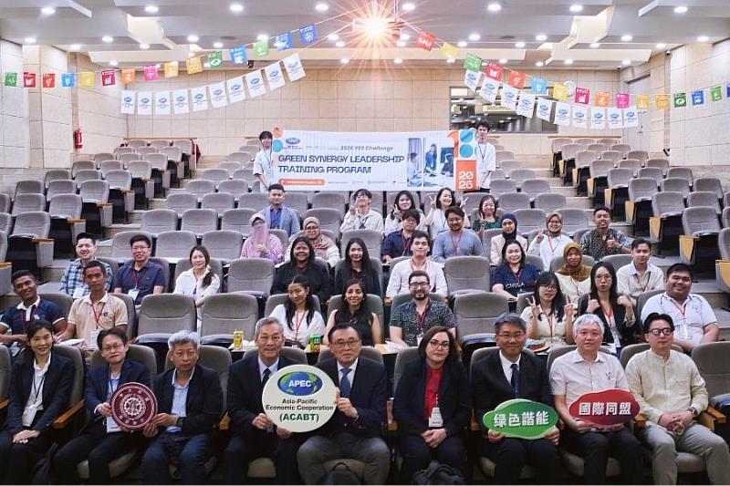 各方機構代表出席研習會開幕式,包含我國APEC-ACABT、逢甲大學綠能科技中心、逢甲大學永續處、外交部中辦處、OSCAR聯盟、泰國APEC-CTF、澳洲UTS等。