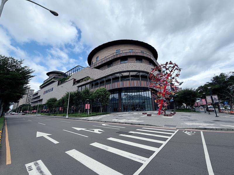 信義房屋竹北勝利店主任邱子謙分析,竹北遠百開幕後,加上享平方影城、周邊餐飲零售機能到位,商圈已相當成熟。