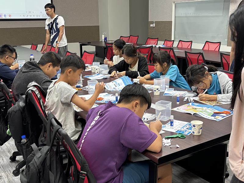 學員進行活動操作。