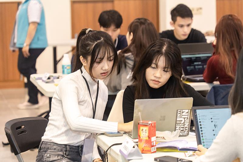 114年新竹政策黑客松小組討論情形及簡報分享