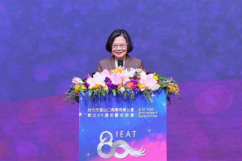圖3:蔡英文前總統繼70、75週年後,再度出席創立80週年慶祝晚宴,延續跨越10年的情誼。