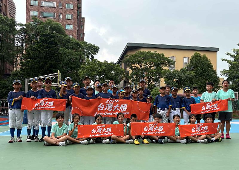 台灣大啟動「台灣大勝」全民應援行動，走進選手母校，串聯恩師、學弟妹與全民為選手集氣，並推出官方影片《我們，都在等一個你》，上線一週，觀看次數即突破12萬次。（圖/麗園國小）