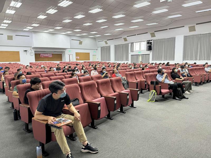 資料照片業者參加土污法貯存系統法規說明會。