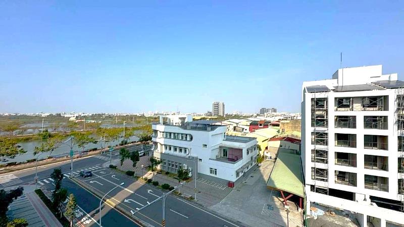 「安南區」以九份子重劃區為核心,享有河岸景觀,且街廓新穎,對外交通建設逐步到位,吸引人口移入。(永慶房產集團提供)