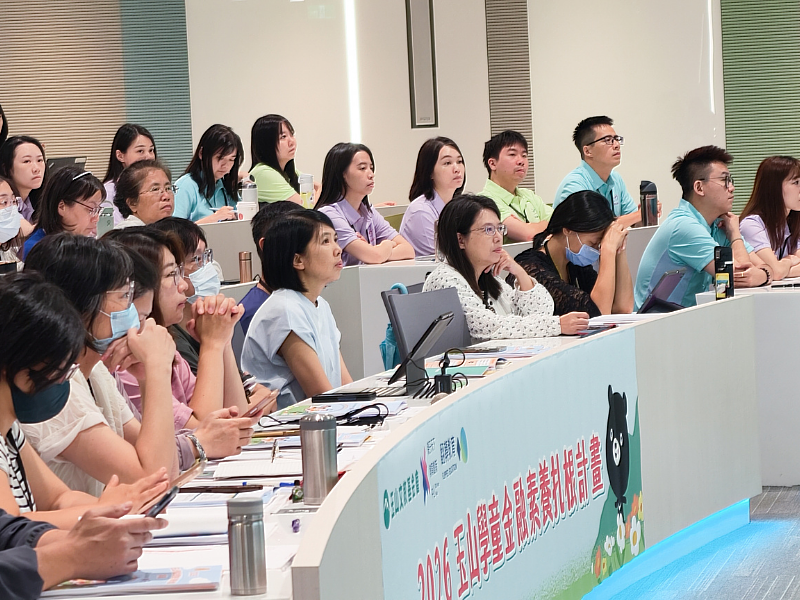 所有種子教師與志工認真學習,讓金融素養從一堂課開始扎根,進一步走進孩子的家庭與日常生活。