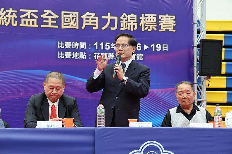 林欣榮院長暨角力協會榮譽理事長鼓勵在場全國的角力選手,努力在場上發光發熱,花蓮慈院設有專業的運動醫學中心,會成為所有選手的後盾與支持。