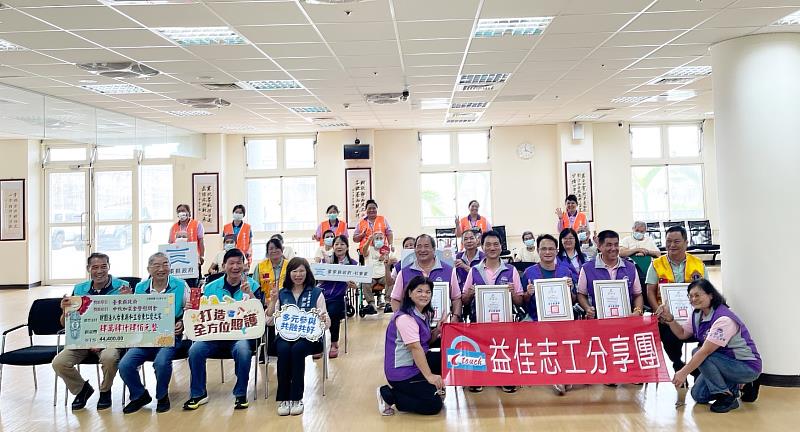 5民間團體串連80人攜手送暖 捐贈100台沐浴椅守護臺東弱勢生活安全