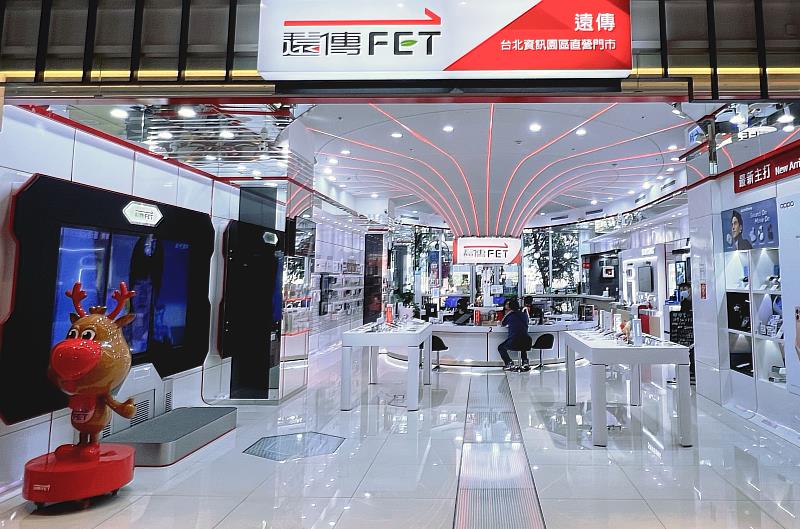 全新iPhone 18 Pro系列，18日上午9點就在遠傳台北資訊園區門市正式開賣，現場還有加碼抽iPhone 18 Pro Max與iPad等好禮，準備入手新機的民眾千萬不要錯過！