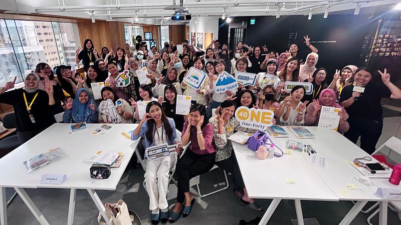 南山人壽攜手One-Forty舉辦失智症照護工作坊，逾30位移工獲頒經臺北市立聯合醫院認證之「失智友善行動證書」。