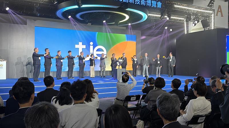 12部會代表為2026創新技術博覽會揭幕。