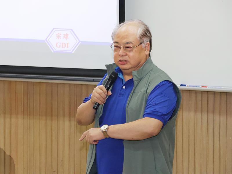 觀勢匯天下校友會9月12日舉辦「觀勢大講堂」,邀請宗瑋工業董事長、校友會名譽理事長林健祥,分享企業接班與轉型歷程。(圖/淡江大學提供)