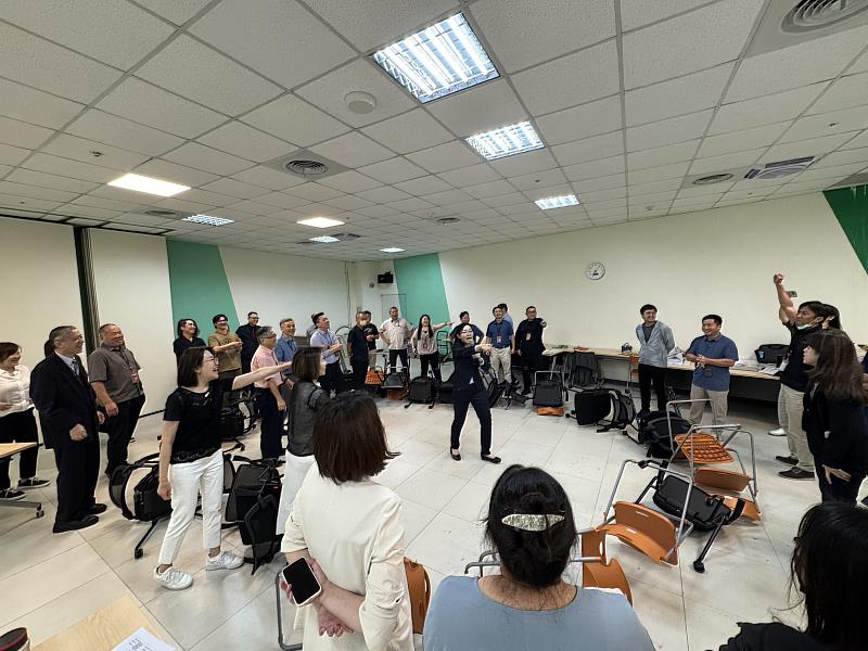 主管訓練課程:跨部門溝通與衝突管理。