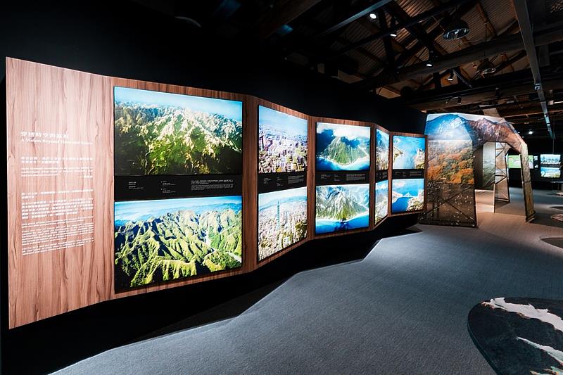 《RE見:齊柏林俯瞰台灣》特展結合宇宙、天空與地面3種視角,呈現跨世代對照的經典空拍影像。(看見.齊柏林基金會提供)