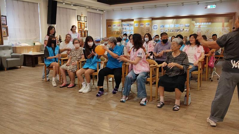 世代攜手共感共融,金門真善美聯誼會走進大同之家,跨世代交流傳遞溫暖。