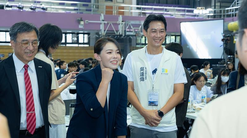 市長高虹安為參賽學生們加油打氣