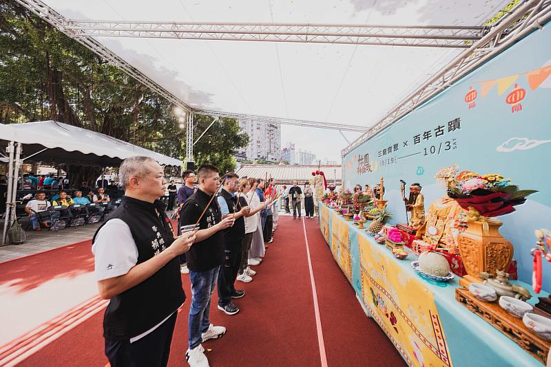 活動期間三廟神明駐駕林園，民眾可走訪不同駐駕空間參拜祈福，從信仰文化認識板橋地方發展脈絡。