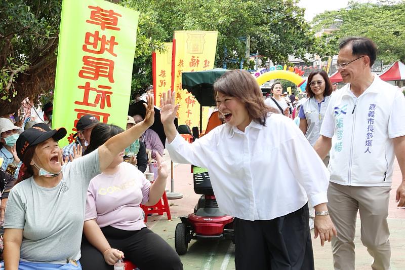 黃敏惠市長與民眾互動