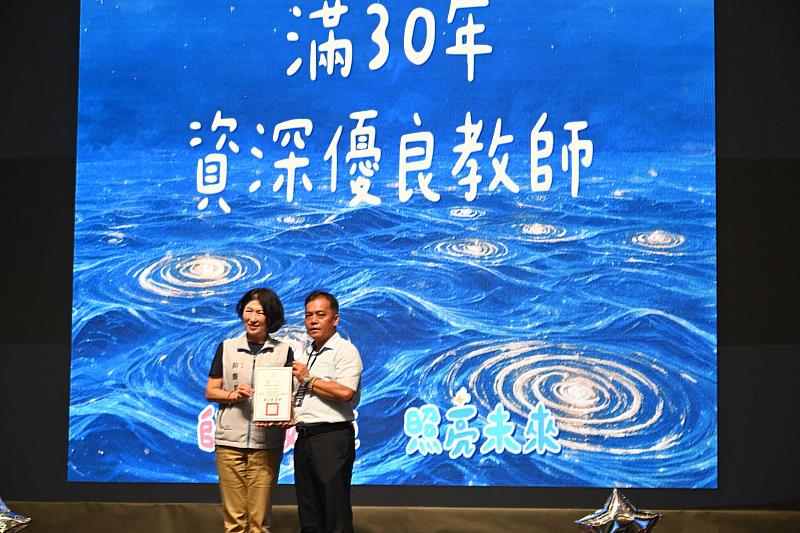 向教育夥伴致敬！饒慶鈴表揚優秀教師力推行政減量