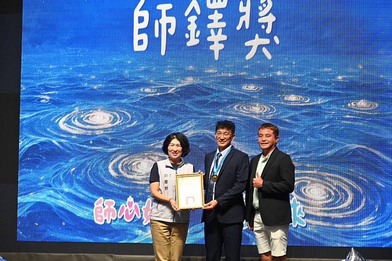 向教育夥伴致敬！饒慶鈴表揚優秀教師力推行政減量