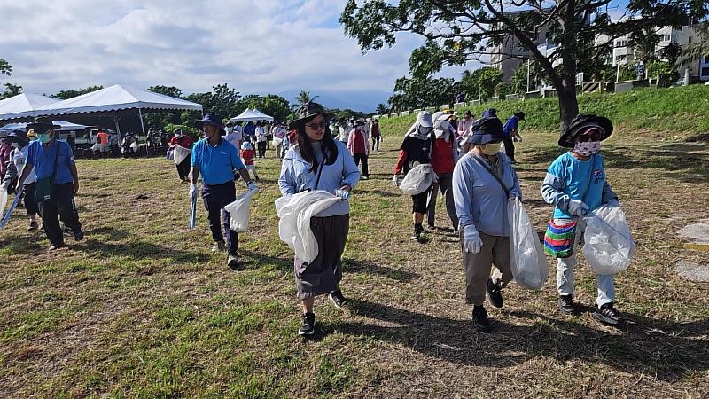 近300人響應台東太平溪淨溪行動 攜手守護水環境