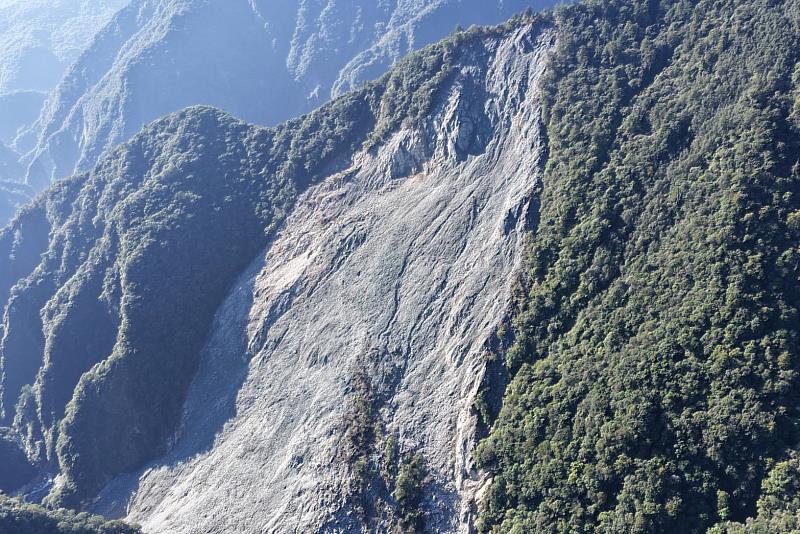 115年9月20日上午07:30-08:07,萬里溪堰塞湖空拍。