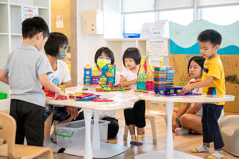 嘉義縣首座兒少家庭福利館啟用 打造多元活動空間